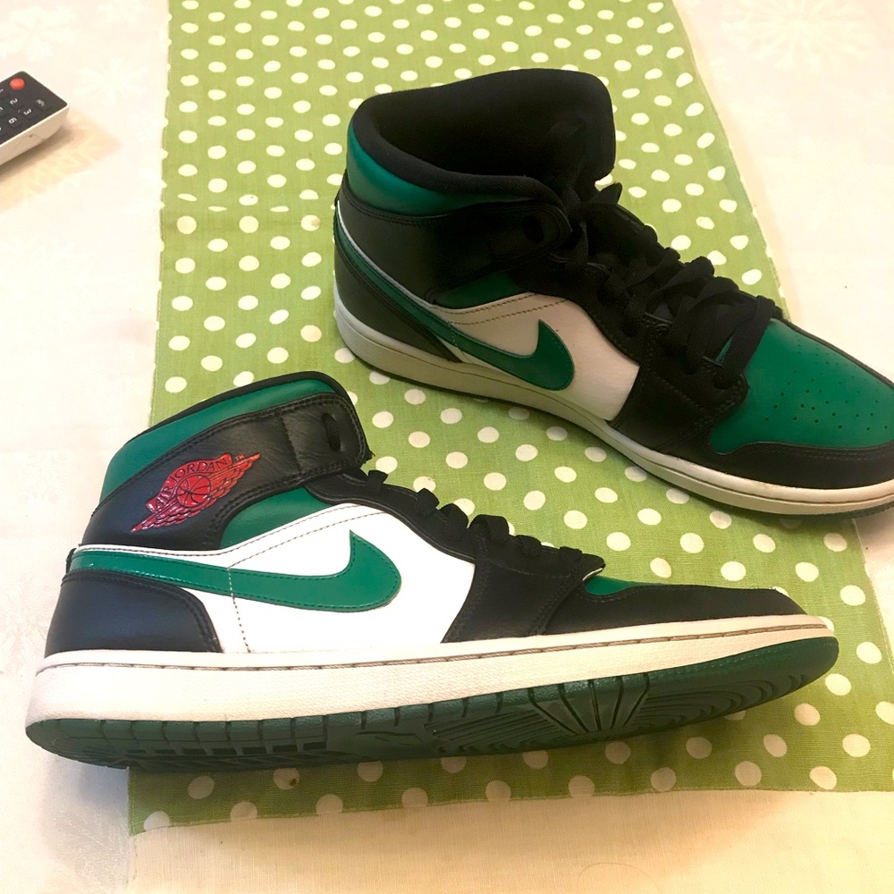 Jordan 1 mid pine green